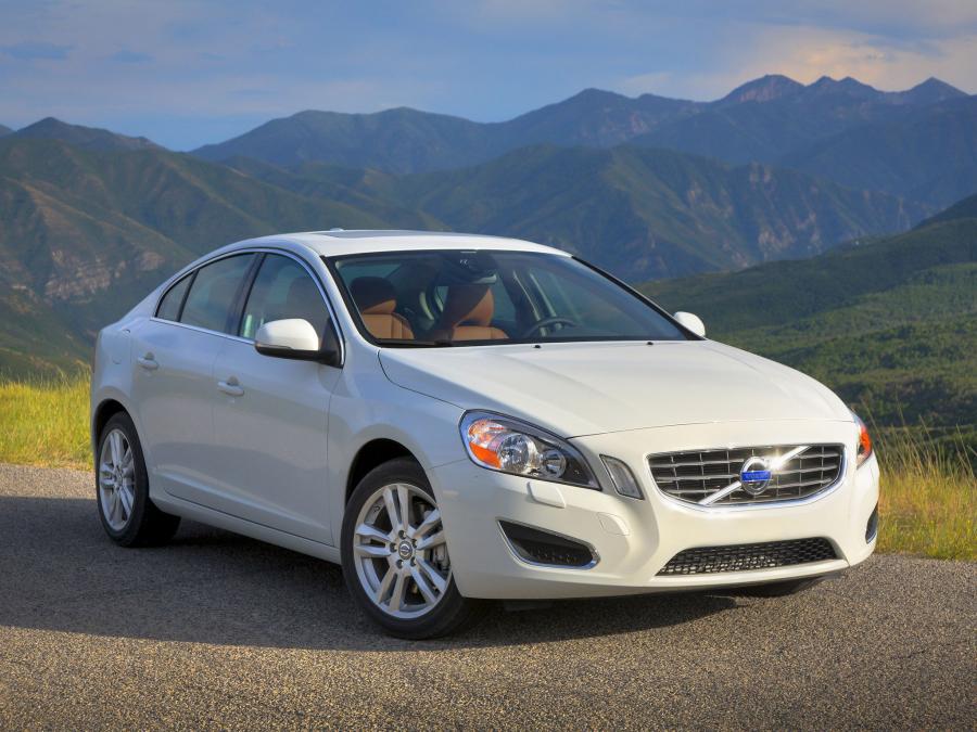  Volvo S60 T5 2010 года  (US) (фото 7 из 7)